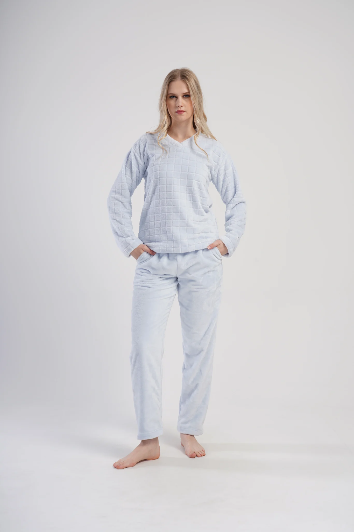 PIŻAMA DAMSKA Softowa model: 4031161858 (S, M, L, XL) - obrazek 3